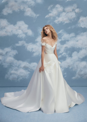Short Sleeves Ivory 3D Flowers Satin Gorgeous Wedding Dress